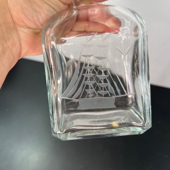 Vintage Liquor Decanter Bottle Nautical Etched Sailboat Schooner Cork Stopper - Picture 7 of 11